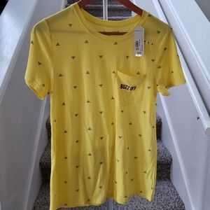 NWT Arizona Jean Co Buzz Off Tshirt size Medium